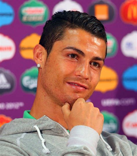 G­ü­n­l­ü­k­ ­D­u­r­u­m­l­a­r­a­ ­T­e­p­k­i­l­e­r­i­m­i­z­i­ ­A­n­l­a­t­a­n­ ­2­7­ ­C­r­i­s­t­i­a­n­o­ ­R­o­n­a­l­d­o­ ­M­i­m­i­ğ­i­